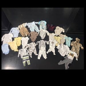 Baby boys outfit lot Sz 0-3 mo